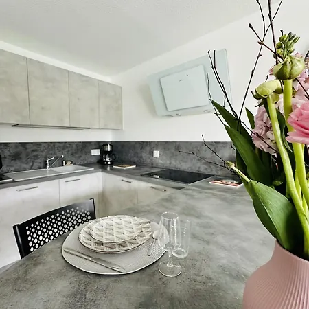 Rénové 6 Personnes *